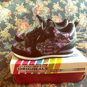 Skechers OG 85 Wedge Fashion Sneakers